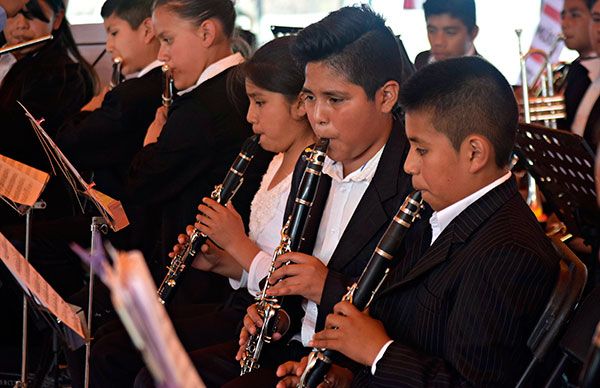 Impulsa a niños y jóvenes primera escuela de música de La Montaña 