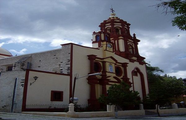 Gobierno antorchista  de Armadillo de los infante  participa en las fiestas patronales 