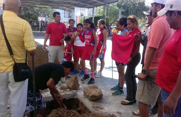  Arranca construcción de techado en deportivo