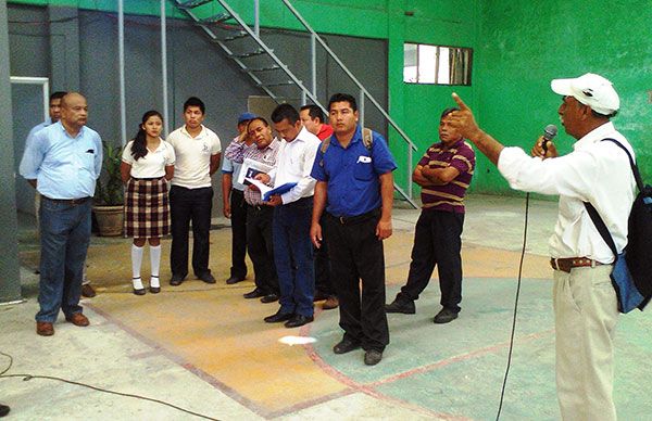 Construye ayuntamiento de Centla barda perimetral de Bachillerato