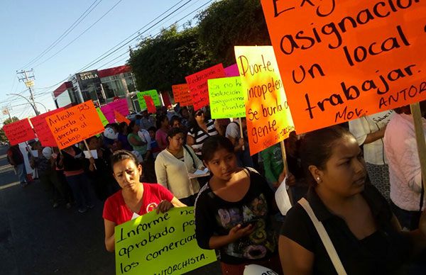 Comerciantes: 23 días sin trabajo y 5 días en plantón