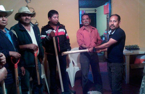 Antorcha entrega apoyos asistenciales en Jocotitlán