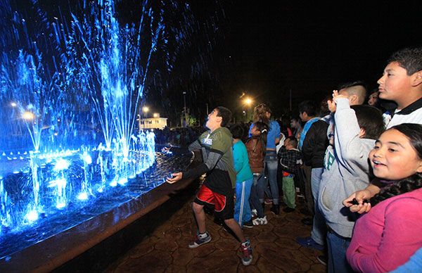 Fuente del Paseo Guerrero Chimalli deleita a chimalhuacanos