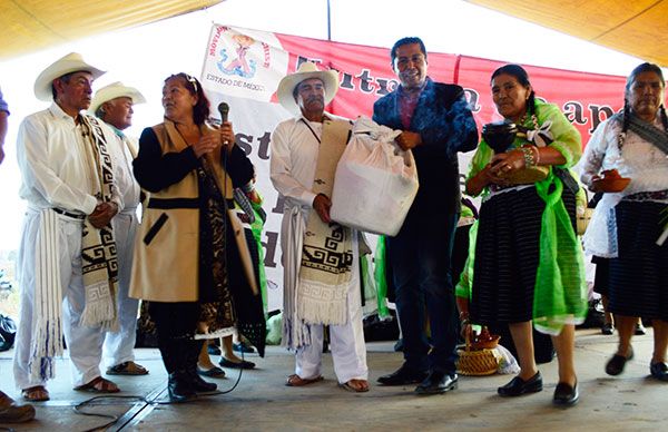 Con evento cultural Otomí, festejan un año más con Antorcha