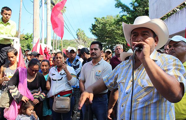 Antorcha entrega pliego de demandas 2017 en SAGARPA y al Gobierno del Estado