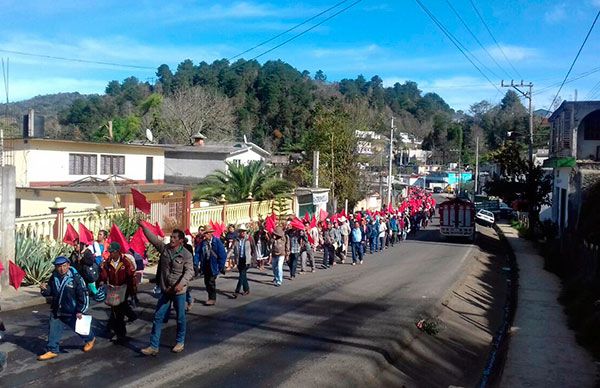 Hidalguenses se congratulan de la lucha organizada en Querétaro