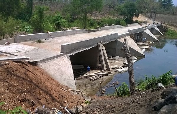 Campesinos de Hueyapan de Ocampo contarán con puente vehicular