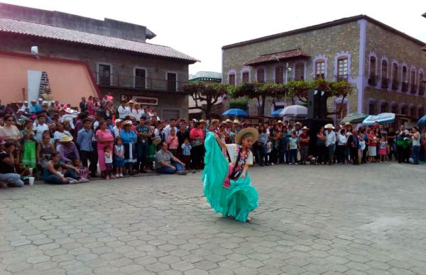  Huastecos en eliminatoria regional de Música, Danza y Baile