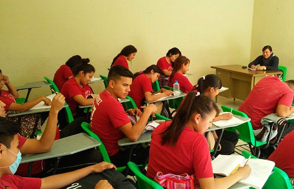 Instituto Calpulli recibe a sus estudiantes 