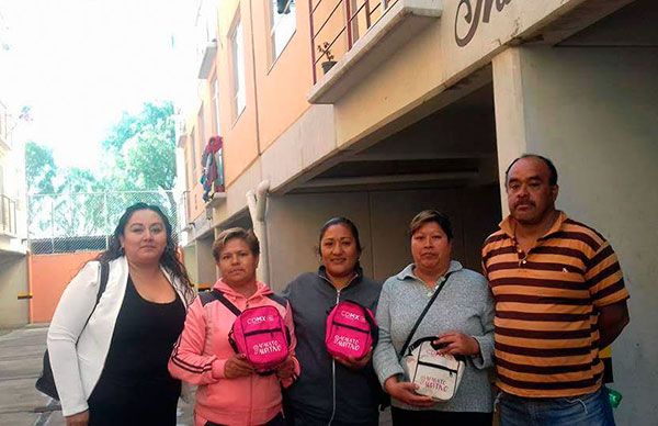 Antorcha en la Cd.de México entrega los primeros aparatos auditivos