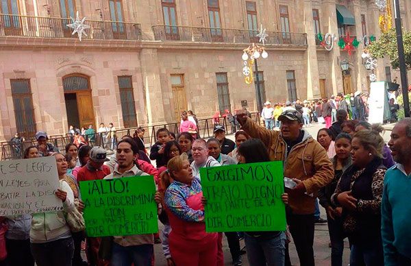   Dirección de Comercio discrimina a vendedores 