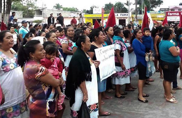 ¡Campesinos marchan ante la falta de solución!