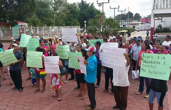 Campesino y colonos exigen solución a sus demandas