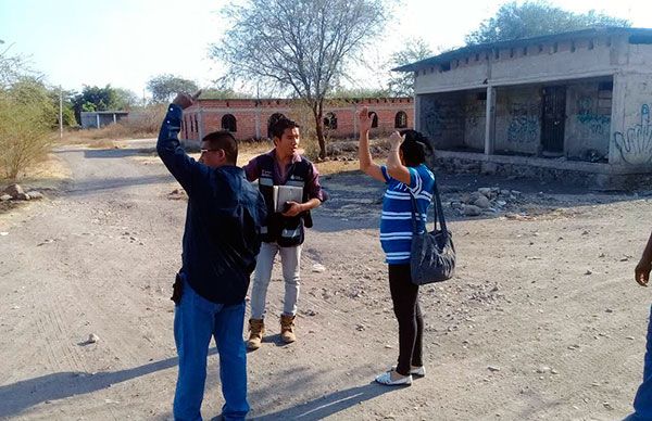 Recorre personal de CEAGUA colonias de Axochiapan 