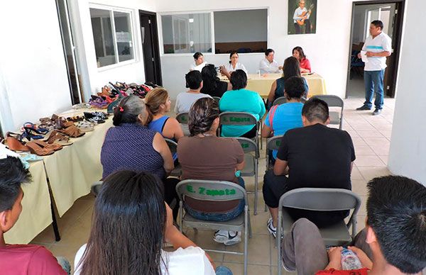 Concluye taller de huarachería 