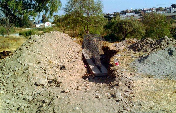   Avanza construcción de puente peatonal