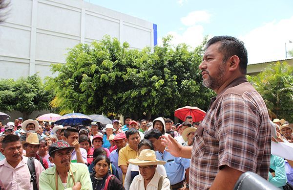 Se reúne dirigencia estatal del Movimiento Antorchista y el gobernador Héctor Astudillo