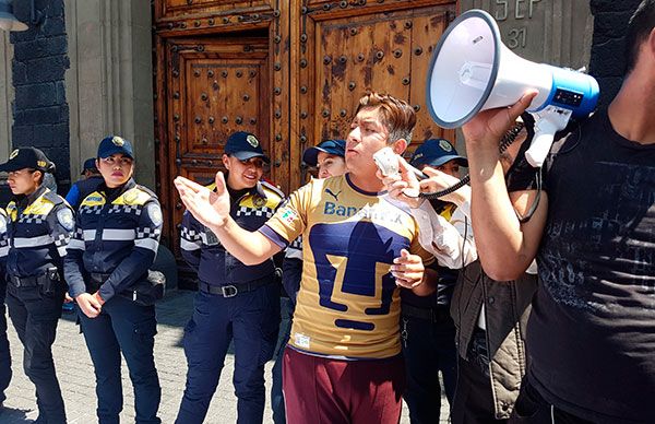  Una vez más, estudiantes y padres de familia exigen a la SEP cumpla acuerdos