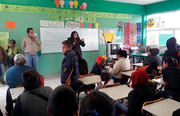 Entregó Antorcha Magisterial 40 becas de excelencia académica