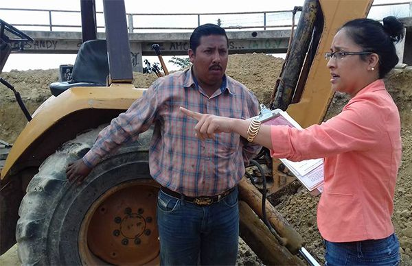 Alcalde panista, Jesús Guzmán Avilés, clausura obra a familias antorchistas de Tantoyuca