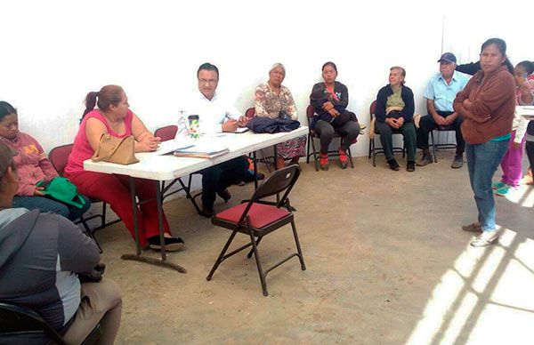 Cansados vecinos de esperar atención del gobierno estatal