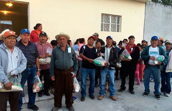  Antorcha entrega despensas en San Nicolás Tolentino