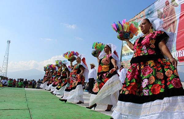 Antorcha lleva la cultura a colonias populares de Córdoba