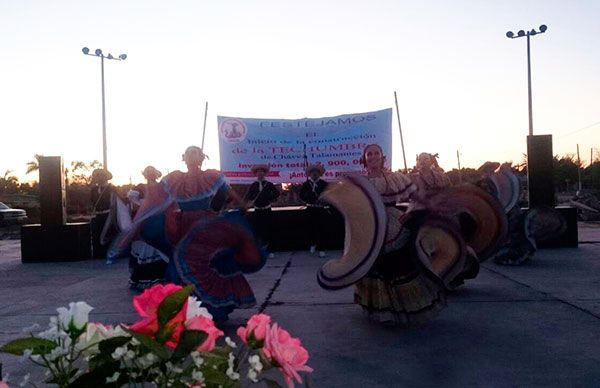  Ahomenses festejan inicio de obra de techumbre