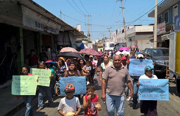 Alcalde carmelita no resuelve; burla a los pobres