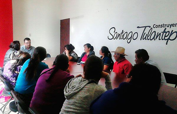 Demandan cumplimiento de necesidades de habitantes de Santiago Tulantepec