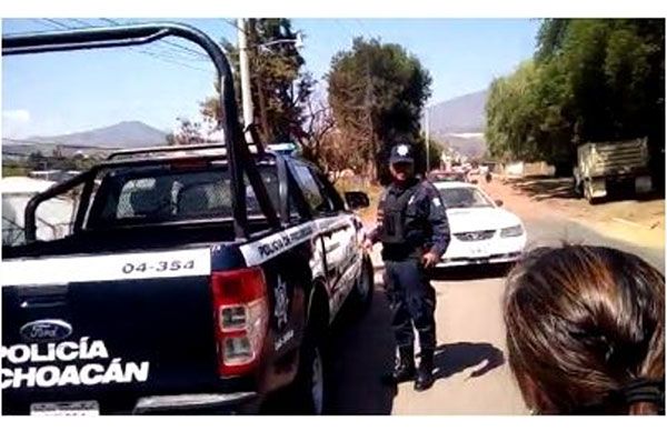 Hostigan policías de Tangancícuaro a líderes sociales