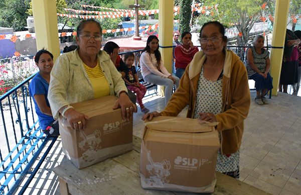 Gobierno antorchista entrega despensas a familias de escasos recursos