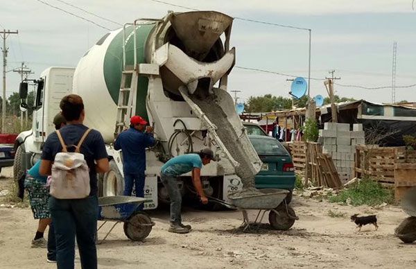 Entregan Piso firme en San Agustín