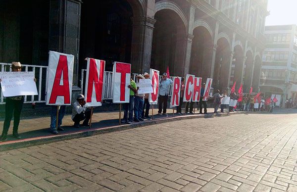 Segunda cadena humana a las afueras de Palacio de Gobierno