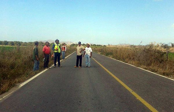 Inicia rehabilitación de carretera en Tomatlán