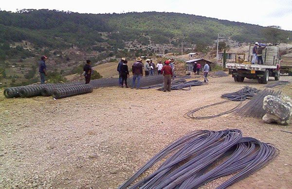   Más de 70 familias reciben material para vivienda en Santa Lucia Monteverde