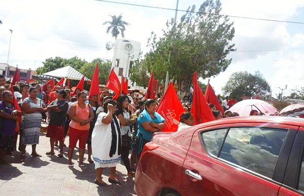 Campesinos exigen solución a demandas añejas 