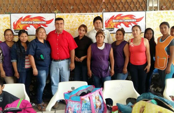 Antorcha realiza Jornada de corte de pelo en Colotlipa 