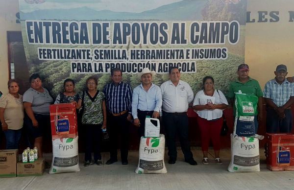 Entrega Antorcha Campesina apoyo para el campo en el Mante