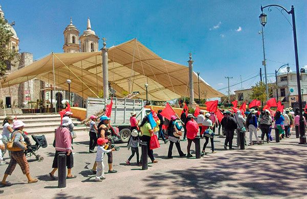 Alcalde de Colón responde con burlas y agresiones a peticiones de servicios básicos