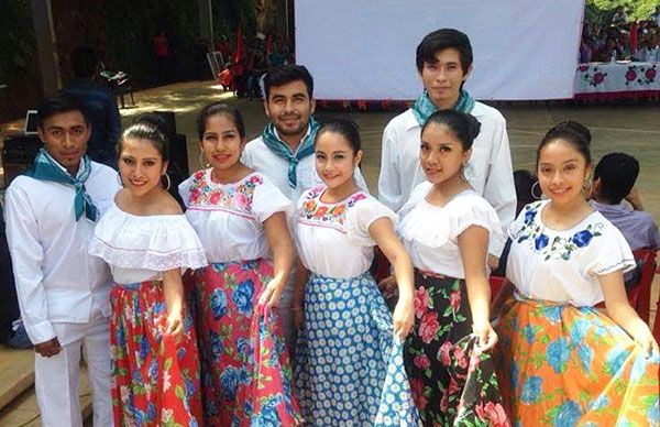 Grupo de danza folclórica Ehécatl promueve la cultura 