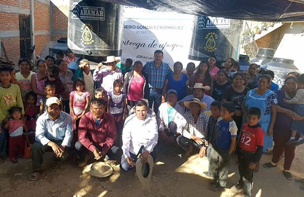 Familias humildes de san Marcos reciben rotoplas