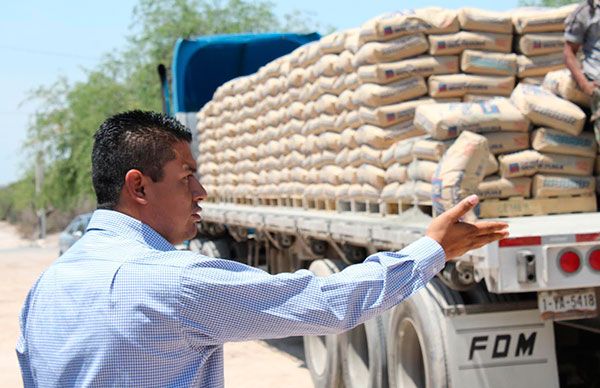 Ayuntamiento de Villa Hidalgo entrega materiales a la comunidad de Valle de San Juan