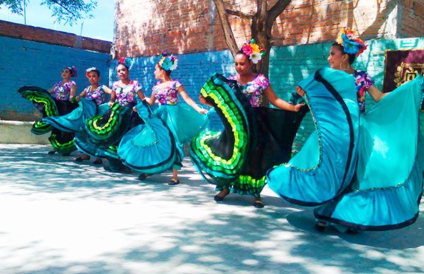 Ballet de Instituto Calpulli ensaya para clausura