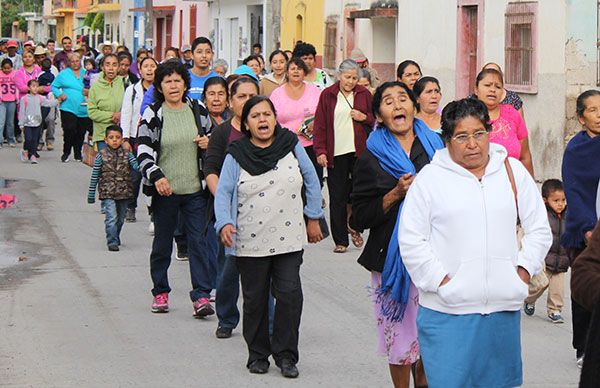 Cerritenses piden solución a demandas, alcalde ignora a su pueblo