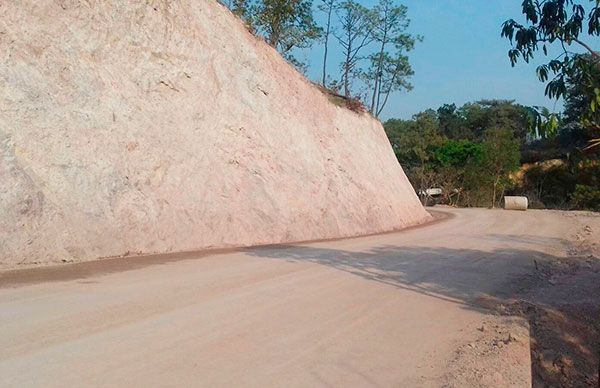 Avanza pavimentación en Zoyatepec