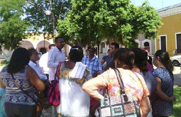  Entrega de pliego petitorio en Izamal