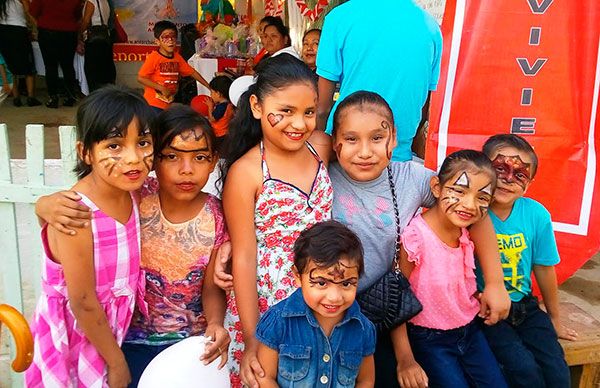  Celebran en Pancho Villa a niños y madres