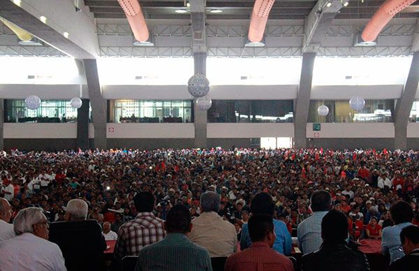  Antorchistas guerrerenses se reúnen con su líder nacional