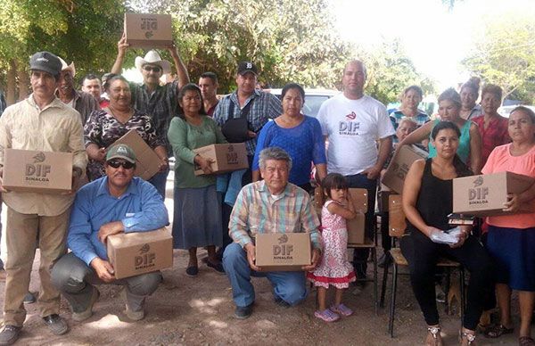  Entrega de despensas, un logro más de familias organizadas